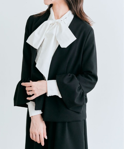 kirakiraShop(キラキラショップ)の「OUI CLASSY ノーカラー フレア スリーブ ジャケット(ノーカラージャケット・レディース・ネイビー/チャコール/ブラック・S/M/L)」の7枚目の写真