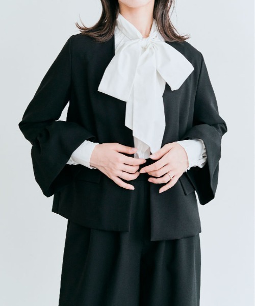 kirakiraShop(キラキラショップ)の「OUI CLASSY ノーカラー フレア スリーブ ジャケット(ノーカラージャケット・レディース・ネイビー/チャコール/ブラック・S/M/L)」の13枚目の写真