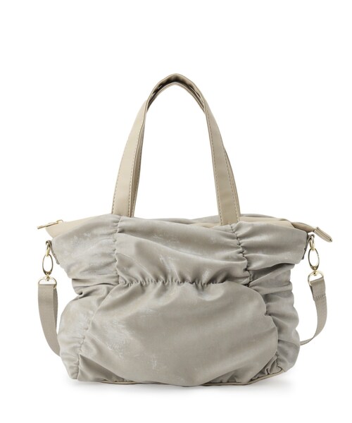 SHOO・LA・RUE（シューラルー）の「◆【2WAY】シャイニーくしゅくしゅトートバッグ（トートバッグ・レディース・シルバー/ダークブラウン/グレー/ブラック・00）」の3枚目の写真