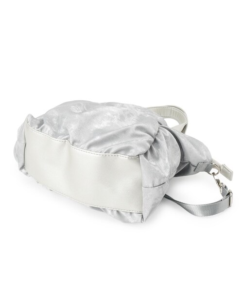 SHOO・LA・RUE（シューラルー）の「◆【2WAY】シャイニーくしゅくしゅトートバッグ（トートバッグ・レディース・シルバー/ダークブラウン/グレー/ブラック・00）」の9枚目の写真