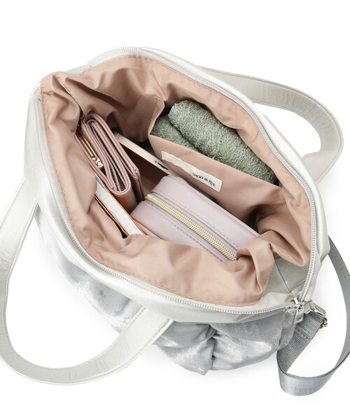 SHOO・LA・RUE（シューラルー）の「◆【2WAY】シャイニーくしゅくしゅトートバッグ（トートバッグ・レディース・シルバー/ダークブラウン/グレー/ブラック・00）」の14枚目の写真