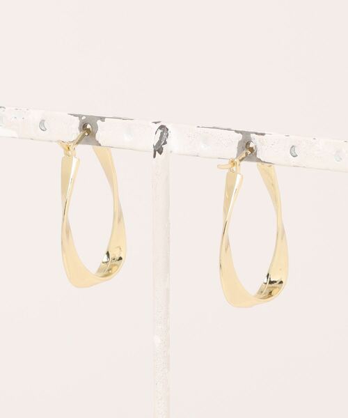 almo(アルモ)の「オーバルツイストボリュームフープピアス/ペア(RO)(ピアス(両耳用)・メンズ・ゴールド/シルバー・FREE)」の8枚目の写真