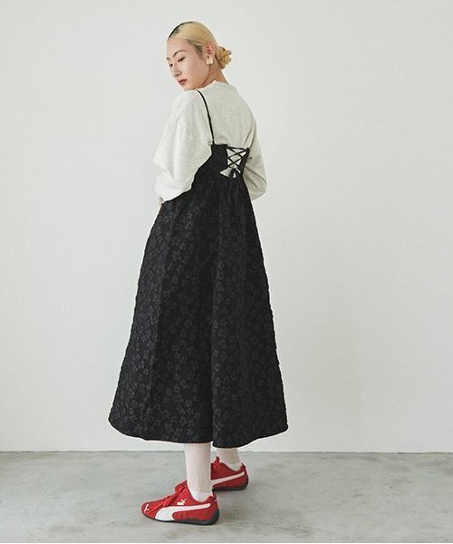 LUKU nari(ルクナーリ)の「花ジャガードキャミワンピース(ワンピース・レディース・オフホワイト/ブラック・F)」の8枚目の写真
