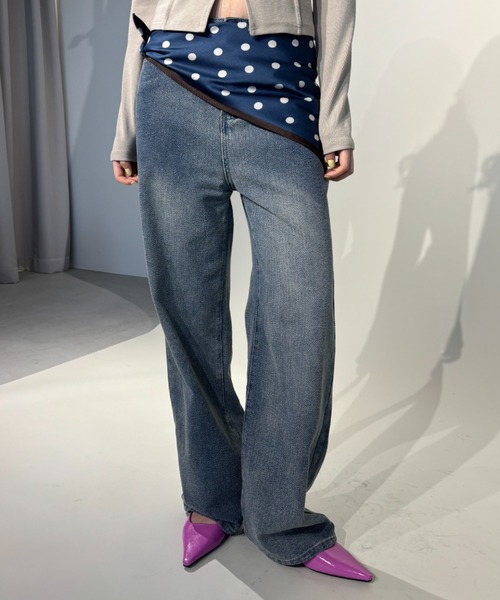 FUULLY STUDIO(フーリィーステューディオ)の「ジャガードワイドデニムパンツ(デニムパンツ・レディース・ブルー/ライトブルー・LARGE/MEDIUM/SMALL)」の1枚目の写真