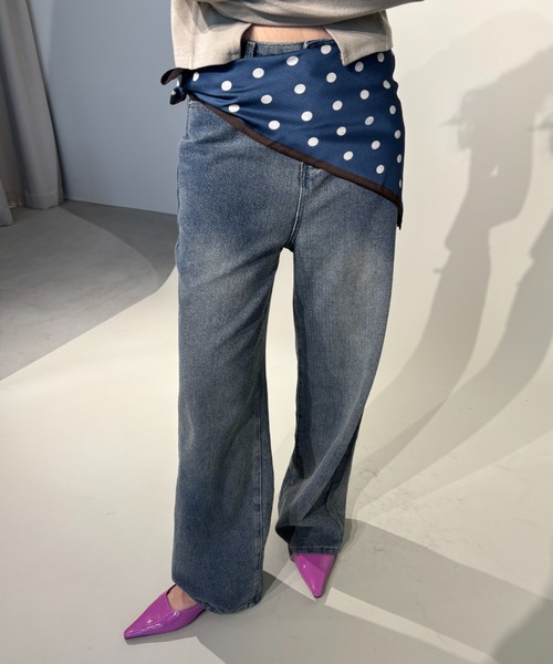 FUULLY STUDIO(フーリィーステューディオ)の「ジャガードワイドデニムパンツ(デニムパンツ・レディース・ブルー/ライトブルー・LARGE/MEDIUM/SMALL)」の12枚目の写真