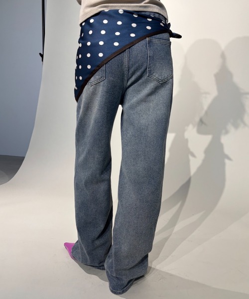 FUULLY STUDIO(フーリィーステューディオ)の「ジャガードワイドデニムパンツ(デニムパンツ・レディース・ブルー/ライトブルー・LARGE/MEDIUM/SMALL)」の14枚目の写真