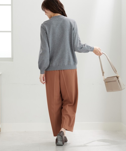 BELLUNA PLUS（ベルーナ）の「パール付ニットプルオーバー（ニット/セーター・レディース・杢グレー/エメラルド/ブラック・MEDIUM/LARGE/X-LARGE）」の8枚目の写真