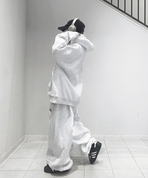 YACA（ヤーカ）の「Embroidery Logo Hoodie/エンブロイダリーロゴフーディー【unisex item】（パーカー・レディース・アイボリー/アッシュグレー/ブラック/グレー・FREE）」の5枚目の写真