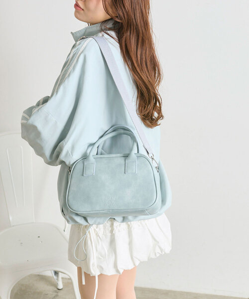 OLIVE des OLIVE(オリーブデオリーブ)の「エンボスロゴボストン(ショルダーバッグ・レディース・アイボリー/サックスブルー/ブラウン・FREE)」の16枚目の写真