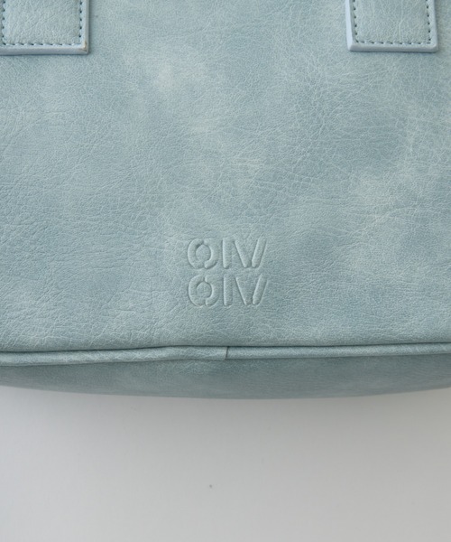 OLIVE des OLIVE(オリーブデオリーブ)の「エンボスロゴボストン(ショルダーバッグ・レディース・アイボリー/サックスブルー/ブラウン・FREE)」の8枚目の写真