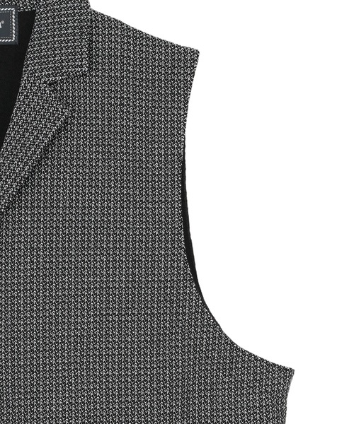 BRICK HOUSE by TOKYO SHIRT(ブリックハウス)の「前身カットラペルニットジレ 幾何学模様(ベスト・メンズ・ブラック/ブルー・LL/M/L/XL)」の6枚目の写真