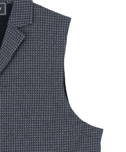 BRICK HOUSE by TOKYO SHIRT(ブリックハウス)の「前身カットラペルニットジレ 幾何学模様(ベスト・メンズ・ブラック/ブルー・LL/M/L/XL)」の11枚目の写真