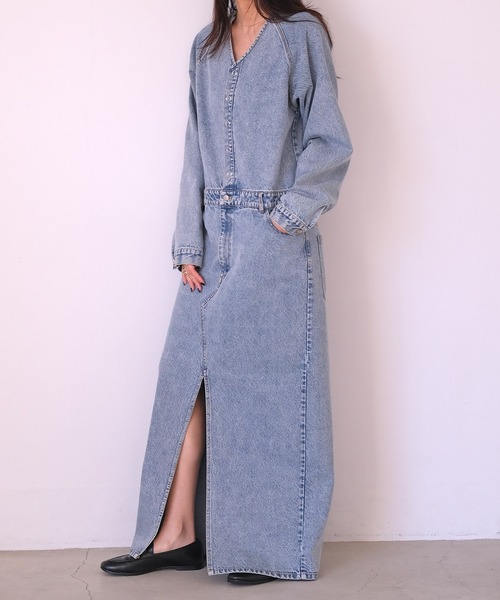 Vネックデニムドレス（ワンピース）｜AKTE（アクテ）のファッション