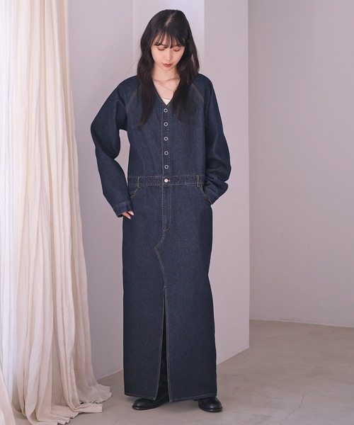 AKTE（アクテ）の「Vネックデニムドレス（ワンピース・レディース・ライトブルー/インディゴブルー・1/2/2T）」の14枚目の写真