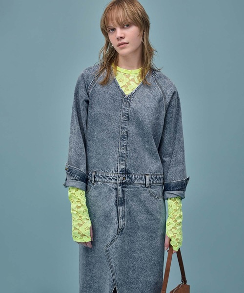 Vネックデニムドレス（ワンピース）｜AKTE（アクテ）のファッション