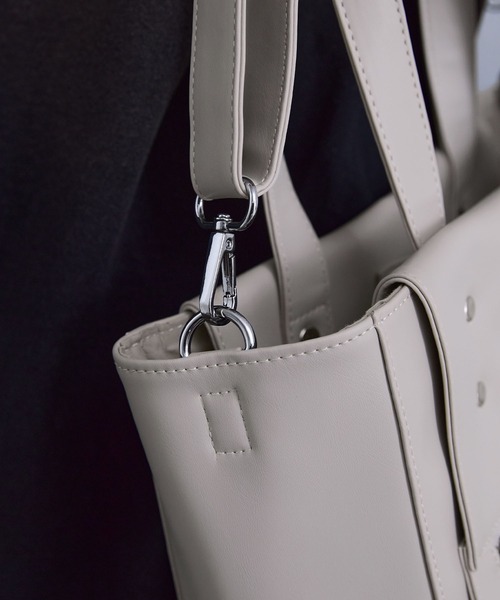 SERACE(セラス)の「【SERACE】2way loose tote bag / 2wayルーズトートバッグ(トートバッグ・メンズ・ライトグレー/ブラック・FREE)」の6枚目の写真
