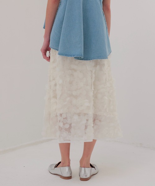 DRESSLAVE(ドレスレイブ)の「3D dot tulle midi skirt(3Dドットチュールミディ丈スカート)(スカート・レディース・ホワイト/ブラック・38)」の4枚目の写真