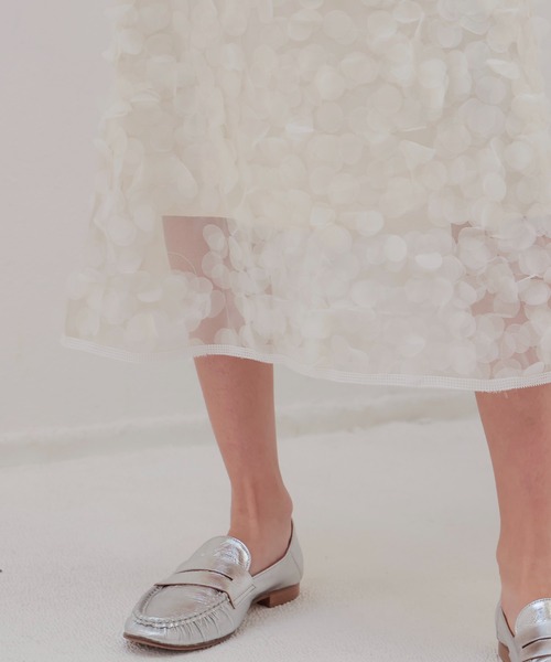 DRESSLAVE(ドレスレイブ)の「3D dot tulle midi skirt(3Dドットチュールミディ丈スカート)(スカート・レディース・ホワイト/ブラック・38)」の5枚目の写真