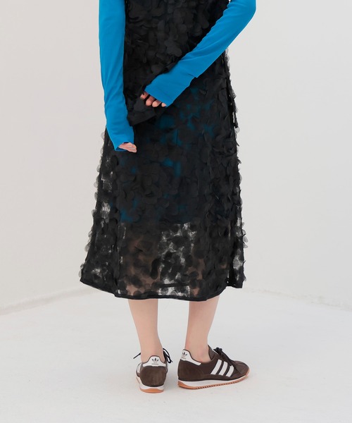 DRESSLAVE(ドレスレイブ)の「3D dot tulle midi skirt(3Dドットチュールミディ丈スカート)(スカート・レディース・ホワイト/ブラック・38)」の11枚目の写真