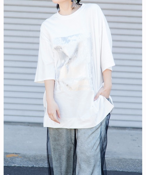 OSMOSIS（オズモーシス）の「箔ﾌﾟﾘﾝﾄTｼｬﾂ（Tシャツ/カットソー・レディース・ホワイト/ブラック/チャコール・ONE SIZE）」の19枚目の写真