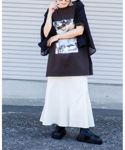 OSMOSIS（オズモーシス）の「箔ﾌﾟﾘﾝﾄTｼｬﾂ（Tシャツ/カットソー・レディース・ホワイト/ブラック/チャコール・ONE SIZE）」の5枚目の写真