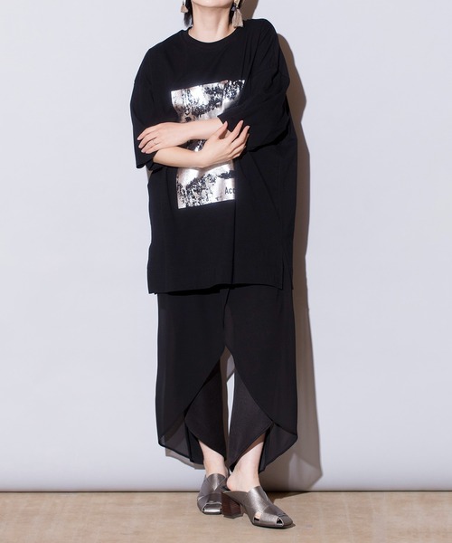 OSMOSIS（オズモーシス）の「箔ﾌﾟﾘﾝﾄTｼｬﾂ（Tシャツ/カットソー・レディース・ホワイト/ブラック/チャコール・ONE SIZE）」の9枚目の写真