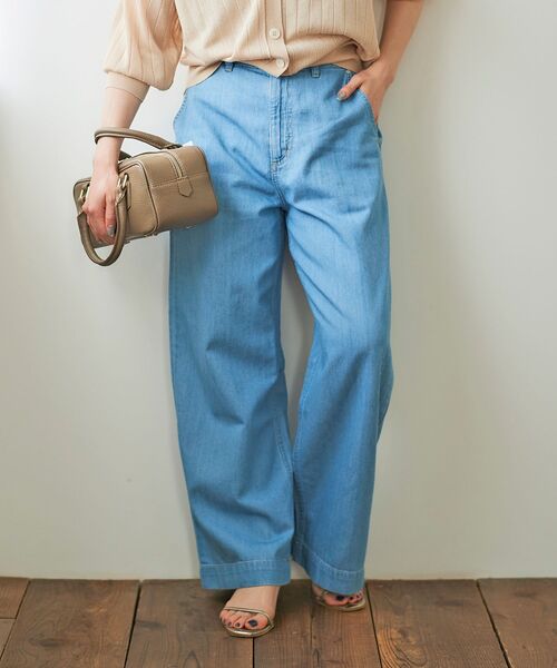 le.coeur blanc(ルクールブラン)の「《軽めな素材で夏も快適》ライトオンスデニムワイドパンツ(デニムパンツ・レディース・ホワイト/サックスブルー・36/38)」の1枚目の写真