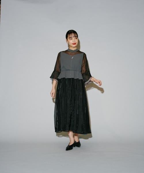 terrace(テラス)の「デコルテシアーワンピース(ドレス・レディース・ベージュ/ブラック/チャコールグレー・MEDIUM)」の20枚目の写真
