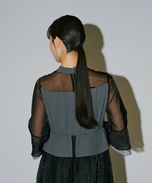 terrace(テラス)の「デコルテシアーワンピース(ドレス・レディース・ベージュ/ブラック/チャコールグレー・MEDIUM)」の22枚目の写真