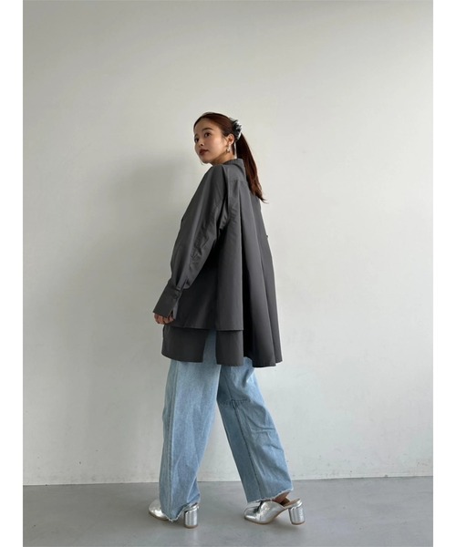 TRUNC（トランクエイティーエイト）の「Side Flare Big Shirts（シャツ/ブラウス・レディース・オフホワイト/チャコールグレー・FREE）」の15枚目の写真