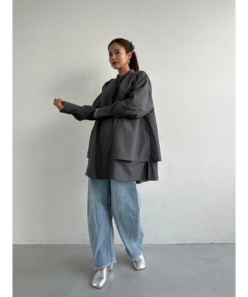 TRUNC（トランクエイティーエイト）の「Side Flare Big Shirts（シャツ/ブラウス・レディース・オフホワイト/チャコールグレー・FREE）」の9枚目の写真