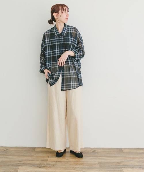 ITEMS URBANRESEARCH（アイテムズ アーバンリサーチ）の「シアービッグシャツ（シャツ/ブラウス・レディース・オフホワイト/イエロー/ネイビー/ブラウン・FREE）」の10枚目の写真