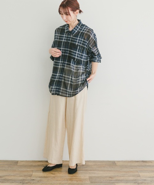 ITEMS URBANRESEARCH（アイテムズ アーバンリサーチ）の「シアービッグシャツ（シャツ/ブラウス・レディース・オフホワイト/イエロー/ネイビー/ブラウン・FREE）」の11枚目の写真