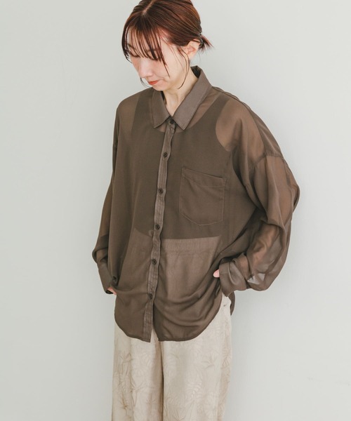 ITEMS URBANRESEARCH（アイテムズ アーバンリサーチ）の「シアービッグシャツ（シャツ/ブラウス・レディース・オフホワイト/イエロー/ネイビー/ブラウン・FREE）」の19枚目の写真