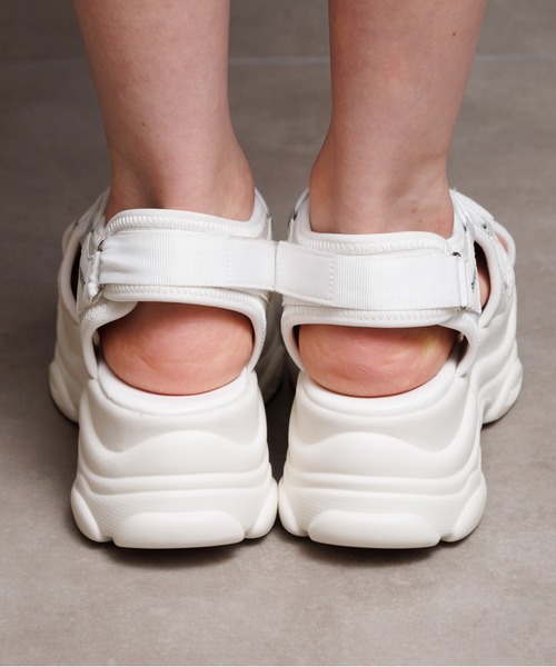 PINKHUNT(ピンクハント)の「PINKHUNT ピンクハント 厚底スポーツサンダル 0407(サンダル・キッズ・ホワイト/ブラック・S size/M size/L size)」の7枚目の写真