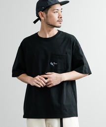 オーバーサイズワンポイント刺繍ポケット付きクルーネック半袖Tシャツ