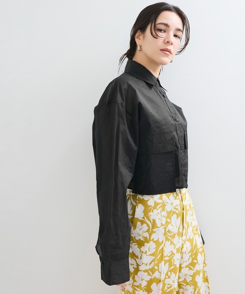 le cercle ADAM ET ROPE'(ルセルクルアダムエロペ)の「コットンオーガンジーショートシャツ(シャツ/ブラウス・レディース・ブラック/レッド/キナリ・FREE)」の11枚目の写真