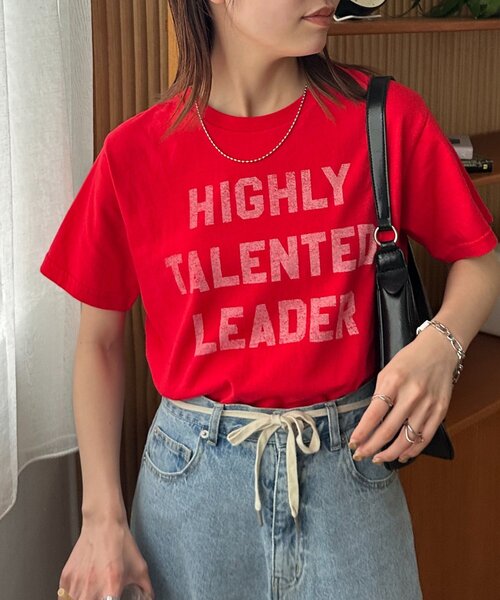 DISCOAT(ディスコート)の「【WEB限定】ヴィンテージグラフィックTシャツ(Tシャツ/カットソー・レディース・マスタード/ライトグレー/ネイビー/レッド/オフホワイト・SMALL/MEDIUM)」の5枚目の写真