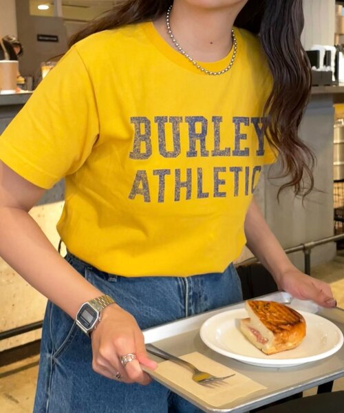 DISCOAT(ディスコート)の「【WEB限定】ヴィンテージグラフィックTシャツ(Tシャツ/カットソー・レディース・マスタード/ライトグレー/ネイビー/レッド/オフホワイト・SMALL/MEDIUM)」の1枚目の写真
