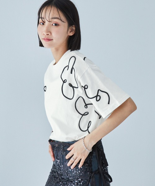 CHANEL リップ柄 Tシャツ ミニ 丈短め CHANEL リップ柄 Tシャツ ミニ 丈短め