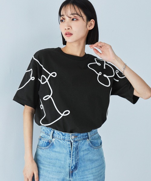 MONO-MART(モノマート)の「コードエンブロイダリーショート丈半袖Tシャツ(Tシャツ/カットソー・レディース・チャコール/オフホワイト/ピンク/ブラック/ライトブルー・FREE)」の16枚目の写真