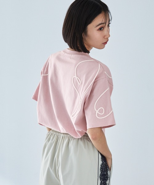 MONO-MART(モノマート)の「コードエンブロイダリーショート丈半袖Tシャツ(Tシャツ/カットソー・レディース・チャコール/オフホワイト/ピンク/ブラック/ライトブルー・FREE)」の18枚目の写真