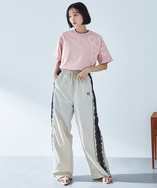 MONO-MART(モノマート)の「コードエンブロイダリーショート丈半袖Tシャツ(Tシャツ/カットソー・レディース・チャコール/オフホワイト/ピンク/ブラック/ライトブルー・FREE)」の19枚目の写真