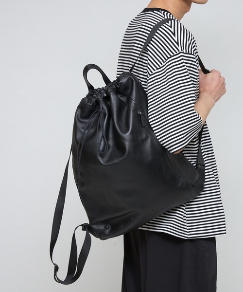 Firsthand（ファーストハンド）の「Firsthand/ファーストハンド レザーナップザック / レザーバッグ / 牛革 / 撥水レザー / A4（バックパック/リュック・メンズ・ブラック・ONE SIZE）」の3枚目の写真