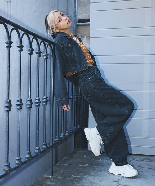 DURAS（デュラス）の「雑誌掲載｜バレルデニムパンツ（デニムパンツ・レディース・ブルー/ブラック/ライトブルー・SMALL/MEDIUM）」の12枚目の写真