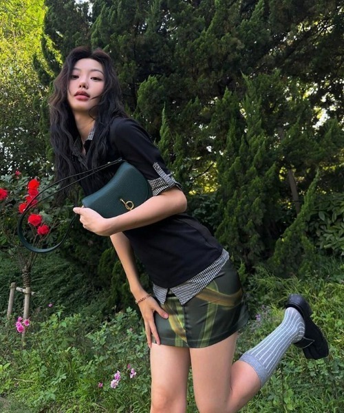 DIAVEL（ディアベル）の「【新色追加】【3色展開】フェイクレイヤード半袖ポロシャツ/チェック柄×無地（Tシャツ/カットソー・レディース・ブラック/グレー/ネイビー・M）」の18枚目の写真