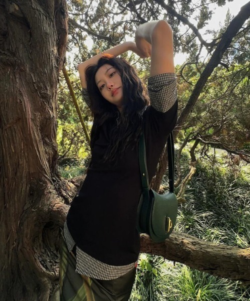 DIAVEL（ディアベル）の「【新色追加】【3色展開】フェイクレイヤード半袖ポロシャツ/チェック柄×無地（Tシャツ/カットソー・レディース・ブラック/グレー/ネイビー・M）」の19枚目の写真