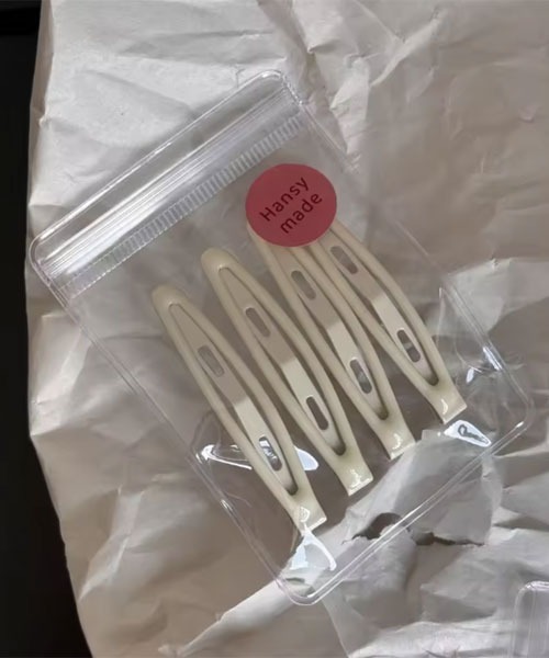 TONE SELECT GOODS（トーンセレクトグッズ）の「【urge select】カラフル ぷっくり パッチンピン【4個セット/10色展開】（ヘアピン・レディース・グリーン/ライトグリーン/ライトピンク/ライトパープル/ピンク/イエロー/ブラック/ブルー/ライトブルー/ホワイト・FREE）」の2枚目の写真