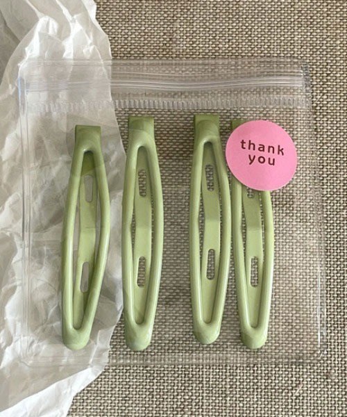 TONE SELECT GOODS（トーンセレクトグッズ）の「【urge select】カラフル ぷっくり パッチンピン【4個セット/10色展開】（ヘアピン・レディース・グリーン/ライトグリーン/ライトピンク/ライトパープル/ピンク/イエロー/ブラック/ブルー/ライトブルー/ホワイト・FREE）」の4枚目の写真