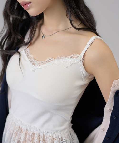 apres jour mignon(アプレジュールミニョン)の「【apresjour mignon×ARIAZ】カップ付き裾レースキャミソール(キャミソール・レディース・オフホワイト・フリー)」の2枚目の写真